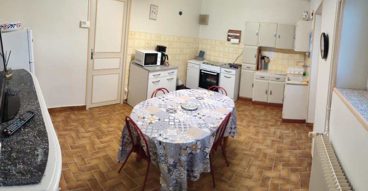 Gite Chez Jeannot Azay-le-Ferron Exterior photo